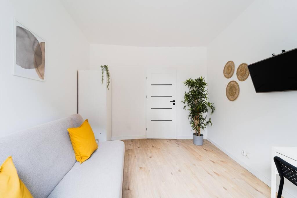 City Center - 3 Rooms - New Building - Private Parking Place - Garage 弗罗茨瓦夫 外观 照片